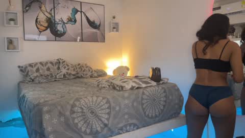 Snapshot of wendy_and_alex1712 chatting on 02-04-25, 11:16 Wendy Alex online show from 02-04-25, 11:16