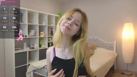 Wendy online show from 09-29-25, 04:23