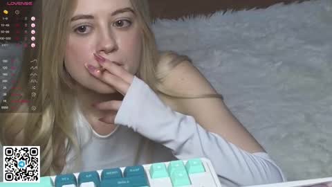 Snapshot of wendylovelylovew chatting on 03-01-25, 09:04 Wendy online show from 03-01-25, 09:04