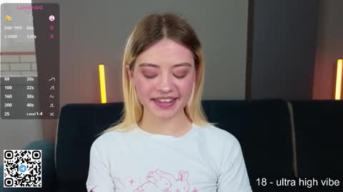 Snapshot of wendylovelylovew chatting on 10-10-25, 06:56 Wendy online show from 10-10-25, 06:56