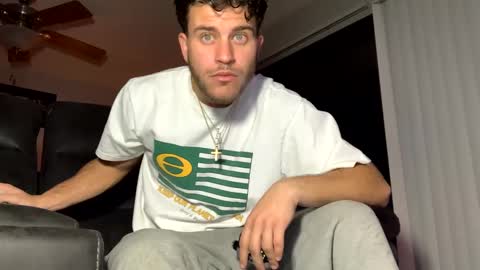 Snapshot of wentbrokeonstrippers chatting on 12-03-24, 08:27 Topjitt online show from 12-03-24, 08:27