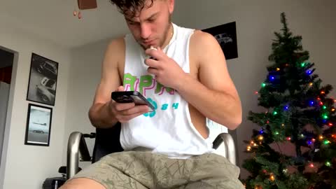 Snapshot of wentbrokeonstrippers chatting on 12-26-24, 04:25 Topjitt online show from 12-26-24, 04:25