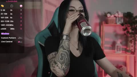 little girl who is always rightLisa online show from 10-25-25, 01:24