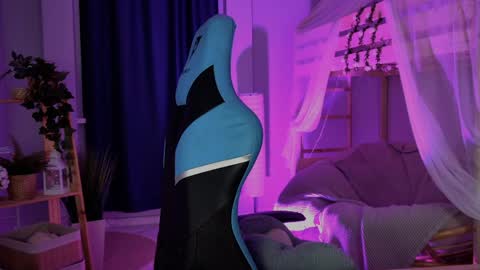 little girl who is always rightLisa online show from 04-08-26, 01:16