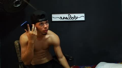 wesley_77 online show from 05-20-26, 08:04