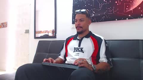 Wesley Rogger online show from 11-01-25, 06:21