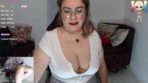 Snapshot of wet_liss chatting on 01-09-25, 11:56 Diva online show from 01-09-25, 11:56