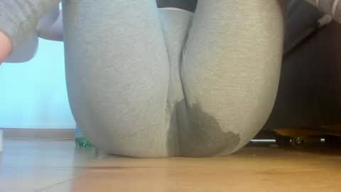 Snapshot of wet_pants2022 chatting on 07-06-26, 11:07 wet_pants2022 online show from 07-06-26, 11:07