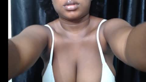 Snapshot of wet_xxpussy55 chatting on 10-16-25, 01:23 Sonia online show from 10-16-25, 01:23