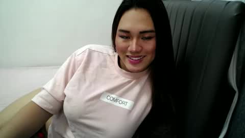 Snapshot of wetdreamasiax chatting on 09-27-25, 12:10 jess online show from 09-27-25, 12:10