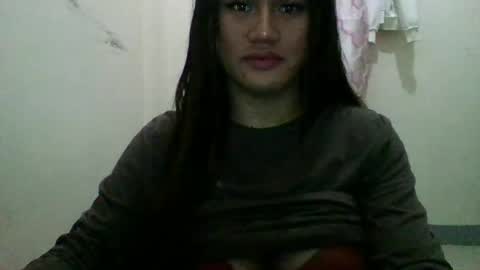 Snapshot of wetdreamasiax chatting on 01-11-26, 06:57 jess online show from 01-11-26, 06:57