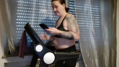 Snapshot of wetgerman2 chatting on 01-27-25, 11:22 Wetgerman online show from 01-27-25, 11:22