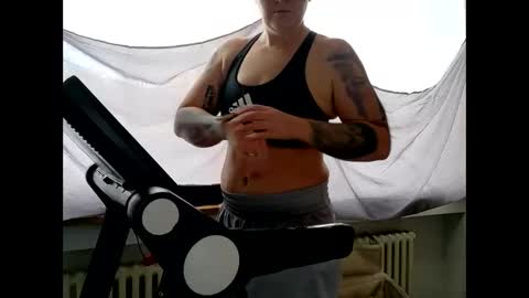 Snapshot of wetgerman2 chatting on 11-21-25, 11:42 Wetgerman online show from 11-21-25, 11:42