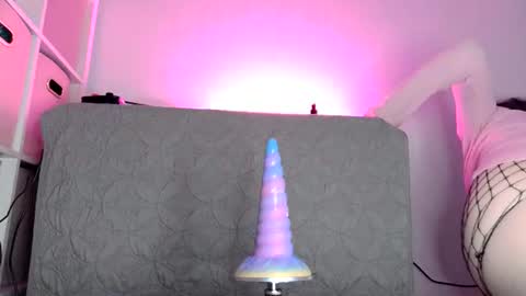 Rose  online show from 06-29-26, 09:04