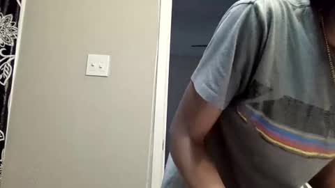 Snapshot of wetkyliecreams chatting on 11-09-25, 04:27 Kylie online show from 11-09-25, 04:27