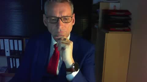 Snapshot of wetsuitedman chatting on 02-28-25, 08:53 Franz online show from 02-28-25, 08:53