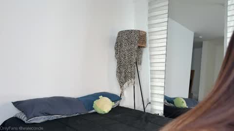 Snapshot of whatpeachy chatting on 05-18-26, 09:09 Aleska online show from 05-18-26, 09:09