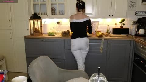 Victoria Maria online show from 01-12-25, 12:44