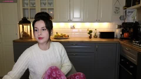 Victoria Maria online show from 01-13-25, 07:11