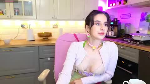 Victoria Maria online show from 04-26-26, 09:45