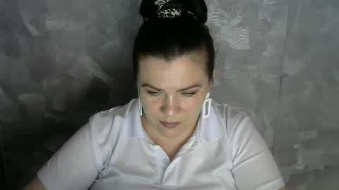 Snapshot of white__queen_ chatting on 06-15-26, 06:59 white__queen_ online show from 06-15-26, 06:59