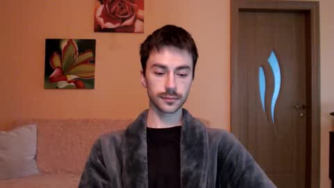 Snapshot of white_sport chatting on 09-29-25, 12:54 Tom online show from 09-29-25, 12:54