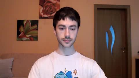 Snapshot of white_sport chatting on 11-21-25, 11:31 Tom online show from 11-21-25, 11:31