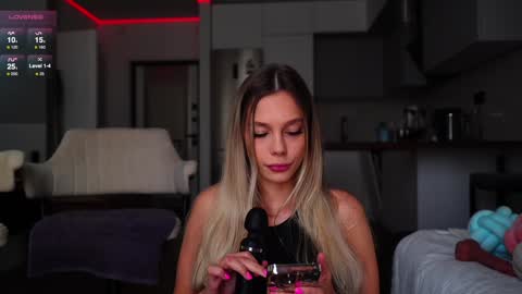 Kate  online show from 01-25-25, 09:26