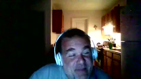 Snapshot of whiteboyguidx chatting on 10-05-25, 04:55 Tony Floyd online show from 10-05-25, 04:55