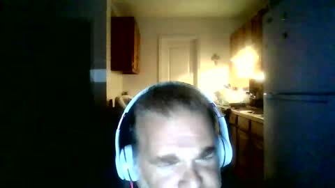 Snapshot of whiteboyguidx chatting on 10-22-25, 01:39 Tony Floyd online show from 10-22-25, 01:39