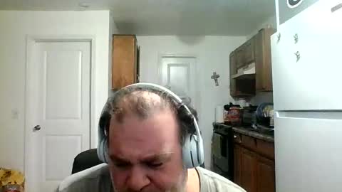 Snapshot of whiteboyguidx chatting on 12-18-25, 04:51 Tony Floyd online show from 12-18-25, 04:51