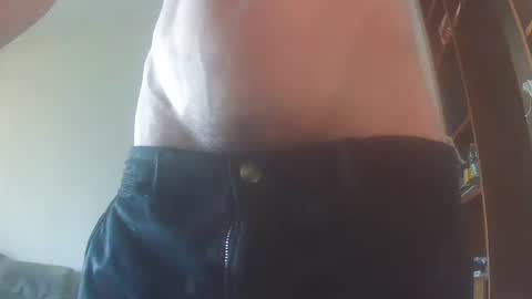 Snapshot of whiteduke81 chatting on 05-30-26, 04:04 Whiteduke online show from 05-30-26, 04:04