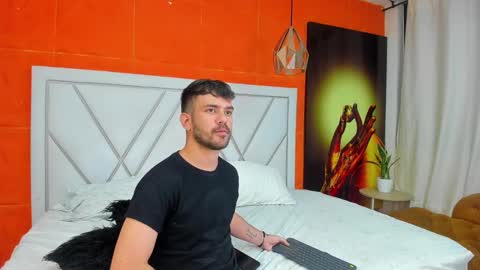 Dylan white online show from 02-09-25, 08:24