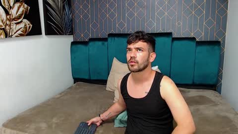 Dylan white online show from 02-11-25, 12:06