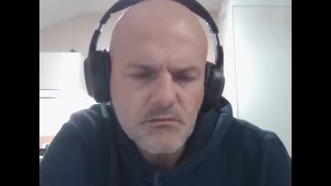 Snapshot of whiteeaglesrb chatting on 10-04-25, 06:17 whiteeaglesrb online show from 10-04-25, 06:17