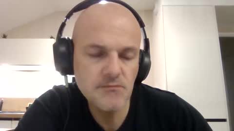 Snapshot of whiteeaglesrb chatting on 10-23-25, 08:29 whiteeaglesrb online show from 10-23-25, 08:29