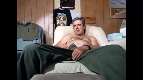 Snapshot of whitelion67 chatting on 09-17-25, 10:55 whitelion67 online show from 09-17-25, 10:55