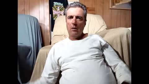 Snapshot of whitelion67 chatting on 11-10-25, 06:07 whitelion67 online show from 11-10-25, 06:07