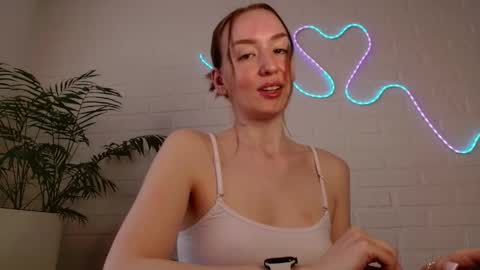 Snapshot of whiteprincessluna chatting on 04-20-26, 12:08 You wont find me here on Saturdays and Sundays online show from 04-20-26, 12:08