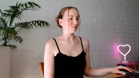Snapshot of whiteprincessluna chatting on 07-16-26, 12:33 You wont find me here on Saturdays and Sundays online show from 07-16-26, 12:33