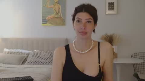 Snapshot of whitequeen888 chatting on 06-17-26, 04:37 White Queen online show from 06-17-26, 04:37