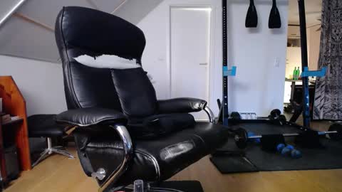 whiterabbit_86 online show from 02-06-26, 03:48