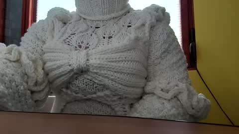 whitesweater online show from 09-29-25, 06:07