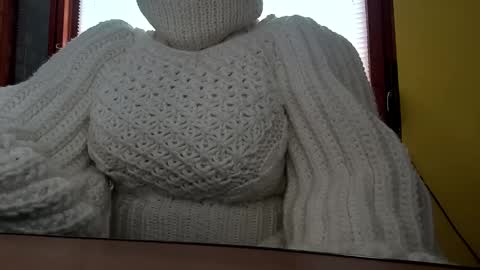 whitesweater online show from 10-01-25, 06:19