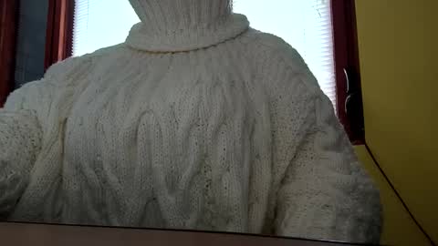 whitesweater online show from 10-28-25, 07:01