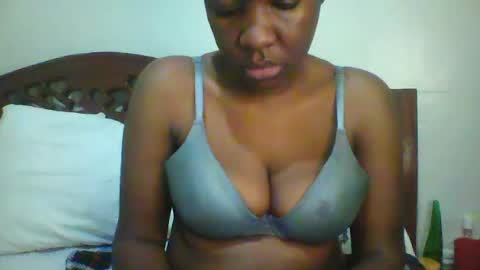 Snapshot of whitney_ly chatting on 06-18-26, 06:02 whitney_ly online show from 06-18-26, 06:02