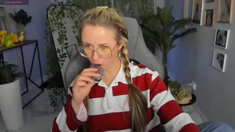 whitneypunnch online show from 04-17-26, 03:04