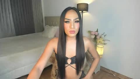 Snapshot of whitneytop69 chatting on 10-23-25, 09:57 Arra Brown online show from 10-23-25, 09:57