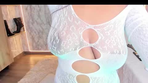 whitneyyfox online show from 03-26-26, 04:56