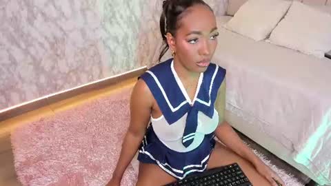 whitneyyfox online show from 06-25-26, 07:35